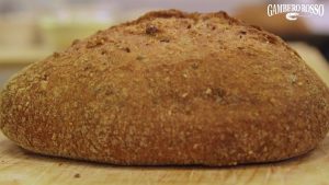 Pane integrale ai semi. La ricetta di Giulia Miatto e Rita Monastero